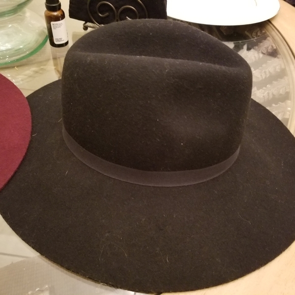 Express Fedora - Picture 3 of 5